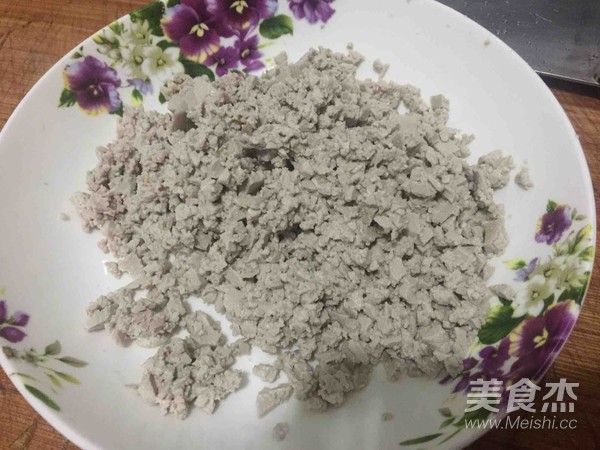 荠菜皮冻豆腐饺子的做法步骤：8