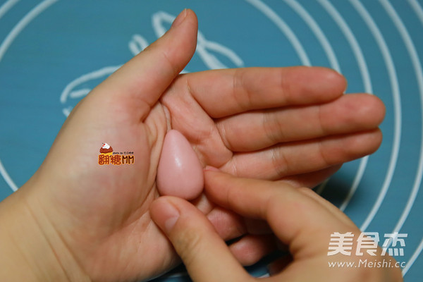 翻糖玫瑰杯子蛋糕的做法步骤:12