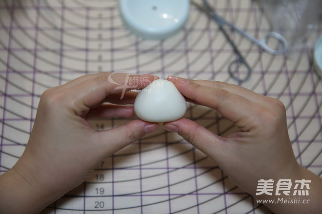 翻糖兔子玩偶制作的做法步骤：1