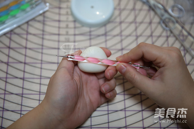 翻糖兔子玩偶制作的做法步骤:2