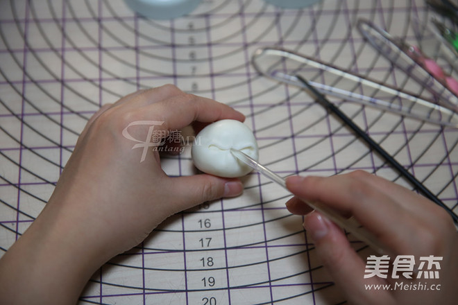 翻糖兔子玩偶制作的做法步骤:7