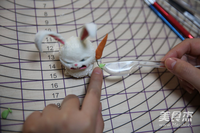 翻糖兔子玩偶制作的做法步骤:37