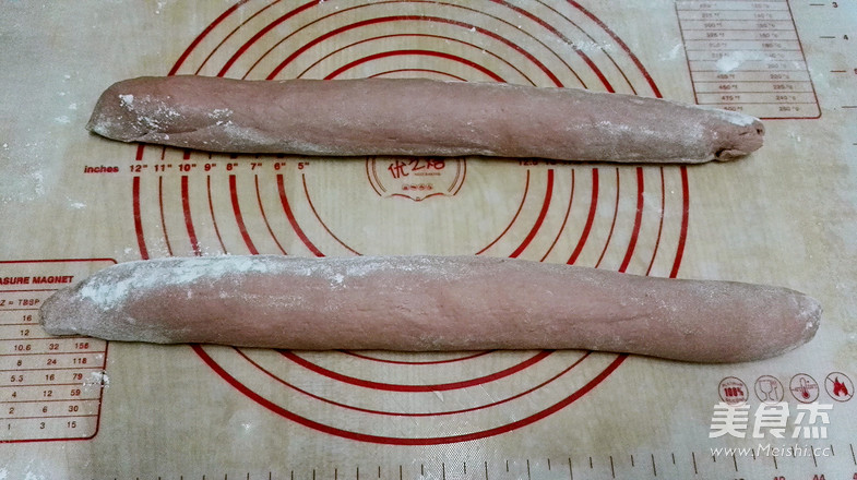 百变面食之红丝绒包子的做法步骤:4