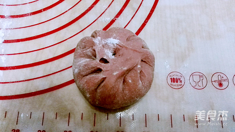 百变面食之红丝绒包子的做法步骤:9