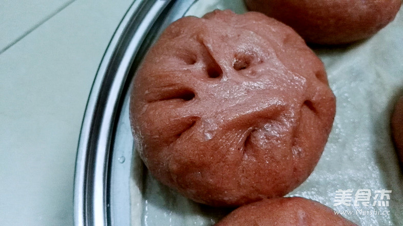 百变面食之红丝绒包子的做法步骤:13