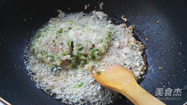 百变面食之家常生煎包的做法步骤:5