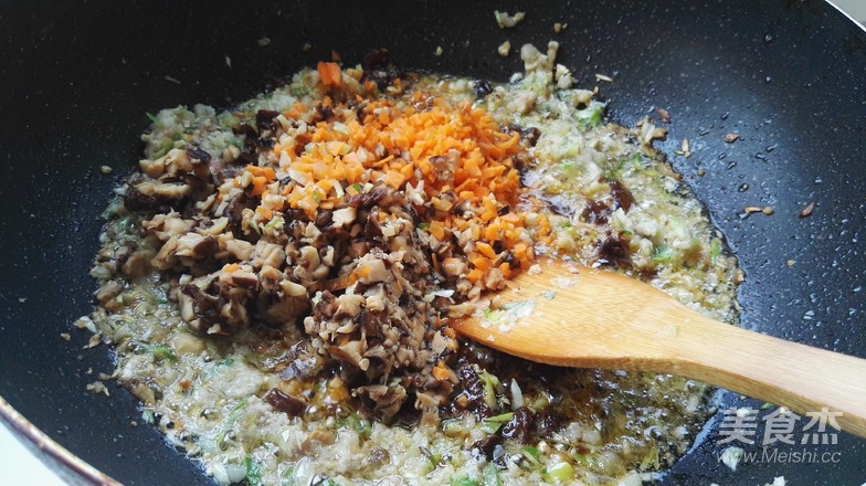 百变面食之家常生煎包的做法步骤:7