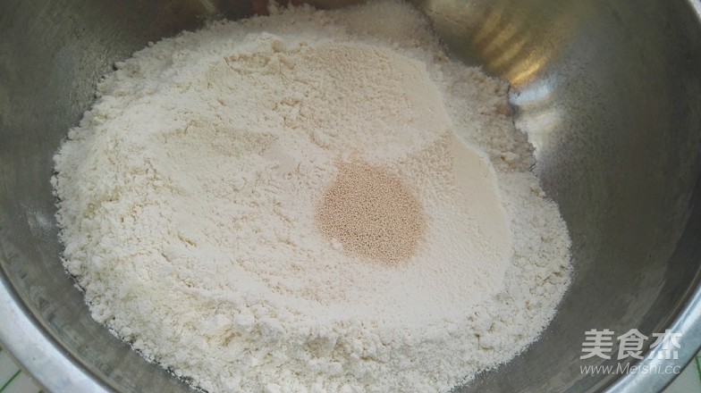 百变面食之家常生煎包的做法步骤:11