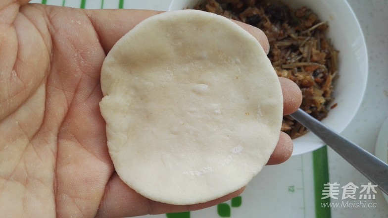 百变面食之家常生煎包的做法步骤:17