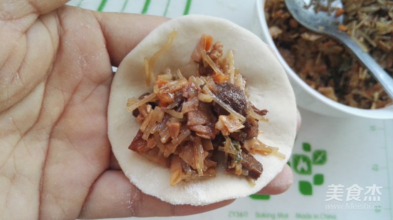 百变面食之家常生煎包的做法步骤:18