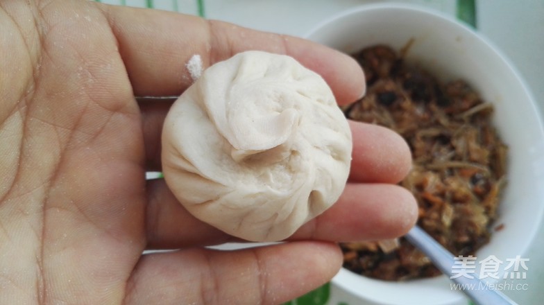百变面食之家常生煎包的做法步骤:19