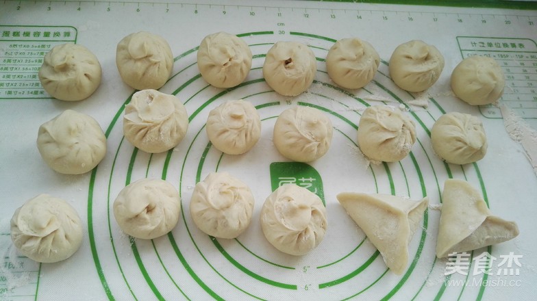 百变面食之家常生煎包的做法步骤:20