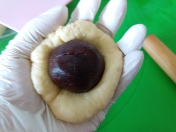 豆沙卷面包的做法步骤:7