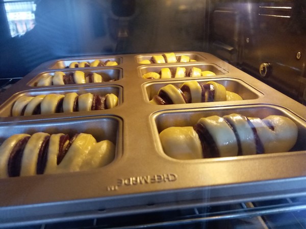 豆沙卷面包的做法步骤:14
