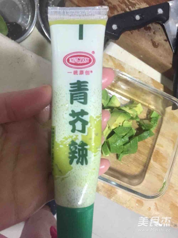 牛油果三文鱼沙拉的做法步骤：6