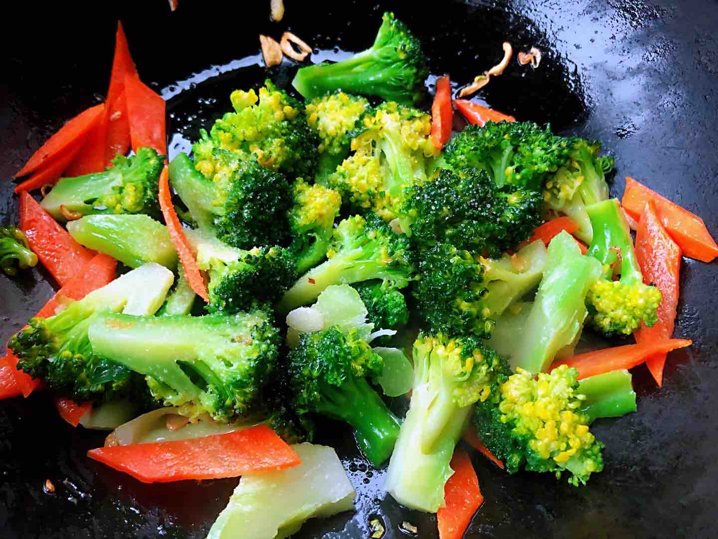 西兰花炒牛肉的做法步骤:8