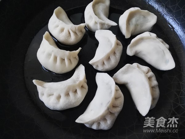 冰花煎饺的做法步骤:12