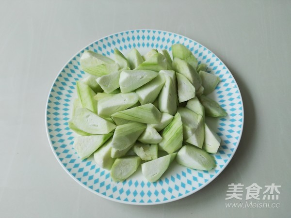 蒜蓉丝瓜的做法步骤:2