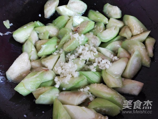 蒜蓉丝瓜的做法步骤:7