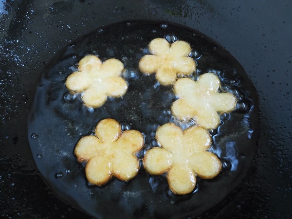 樱花土豆饼的做法步骤：7