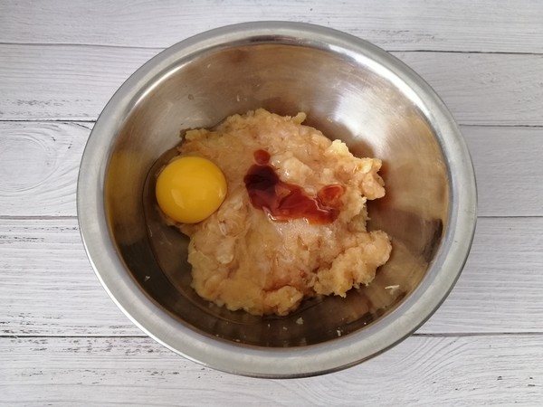 蔬菜鸡肉饼的做法步骤:2