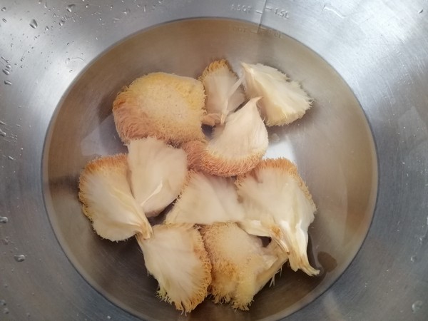 猴头菇排骨汤的做法步骤:3