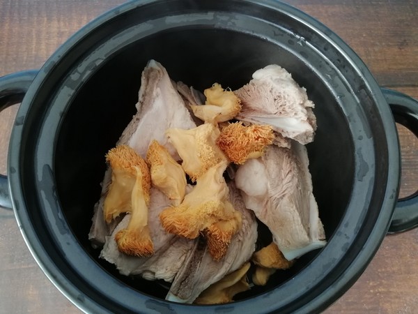 猴头菇排骨汤的做法步骤:6