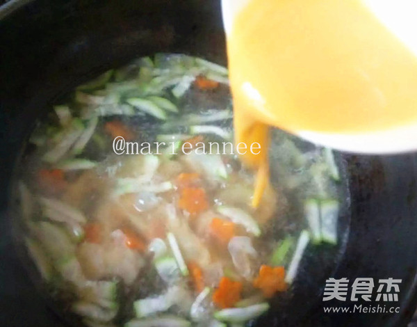 瓠瓜胡萝卜鸡蛋汤的做法步骤:5