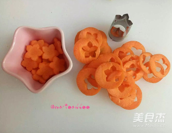 瓠瓜胡萝卜鸡蛋汤的做法步骤:2