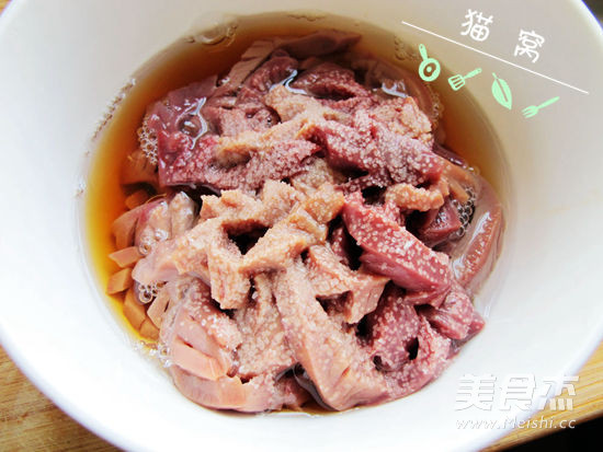 爆炒腰花的做法步骤:3