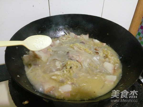 酸菜白肉的做法步骤：7