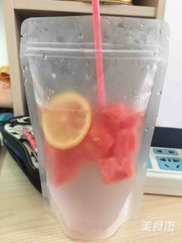排毒果泡水的做法步骤：1