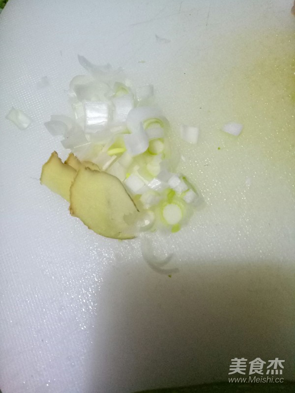 西葫芦炒肉丝的做法步骤：6