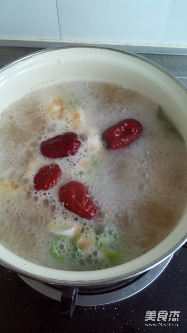 番茄杂蔬火锅的做法步骤:3