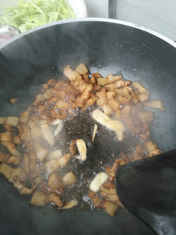 芹菜香干炒肉丝的做法步骤:7