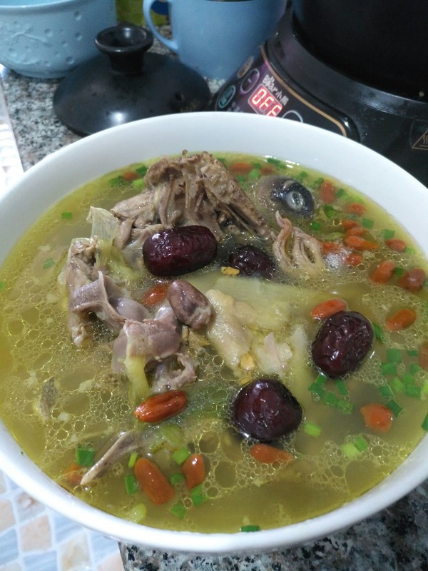 红枣枸杞乳鸽汤的做法步骤:8