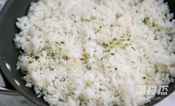 虾仁蛋炒饭的做法步骤:5