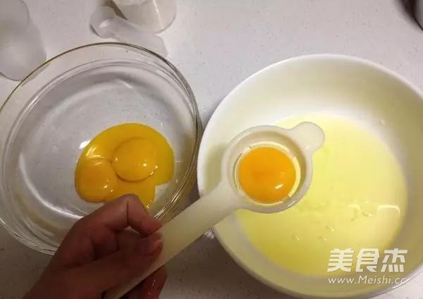 蔓越莓电饭煲蛋糕的做法步骤：1