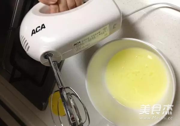 蔓越莓电饭煲蛋糕的做法步骤:5