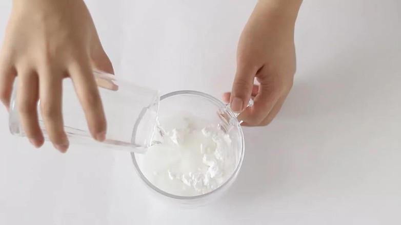酸辣凉粉（Hello Kitty型）的做法步骤：1