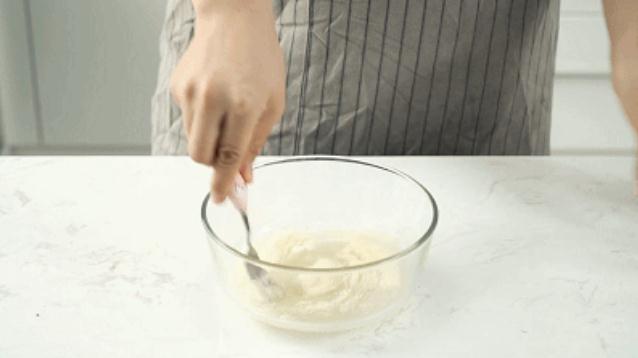 #奥利奥酸奶慕斯蛋糕的做法图解4