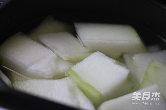 冬瓜排骨汤的做法步骤:8