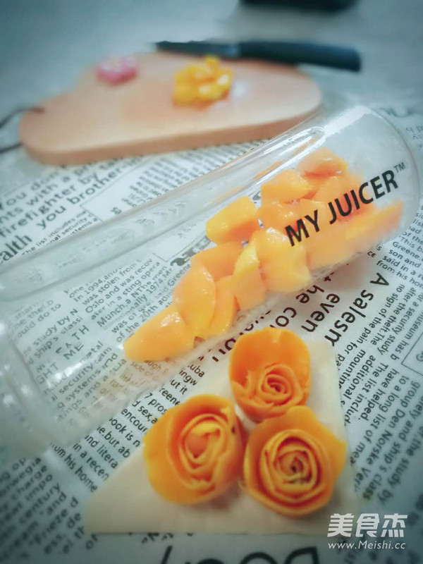 芒果奶昔的做法步骤：2