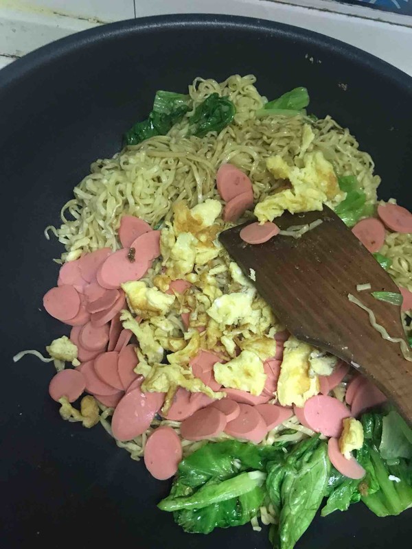 炒方便面的做法步骤:9