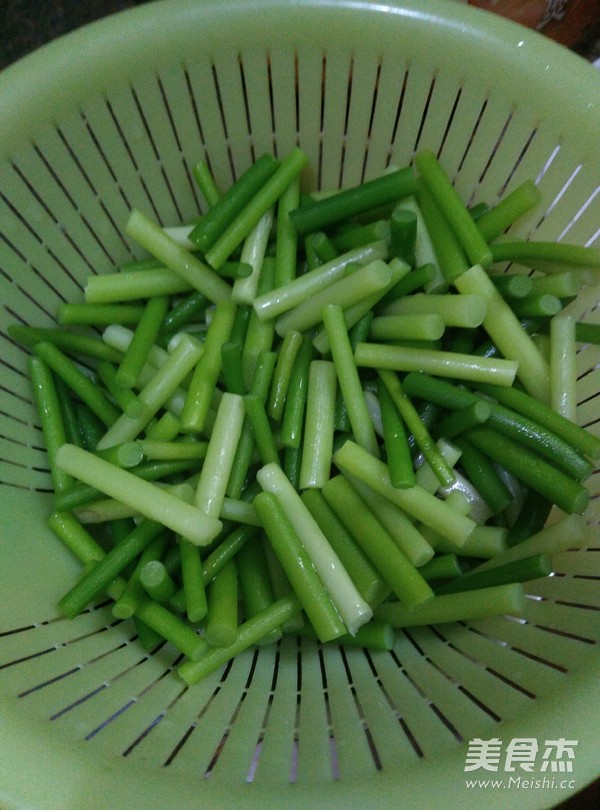蒜薹炒肉的做法步骤:4