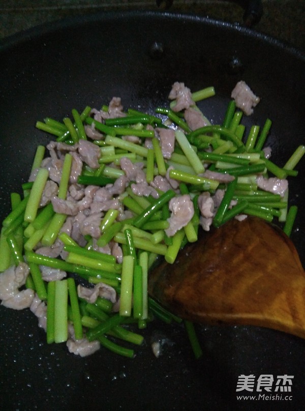 蒜薹炒肉的做法步骤:8