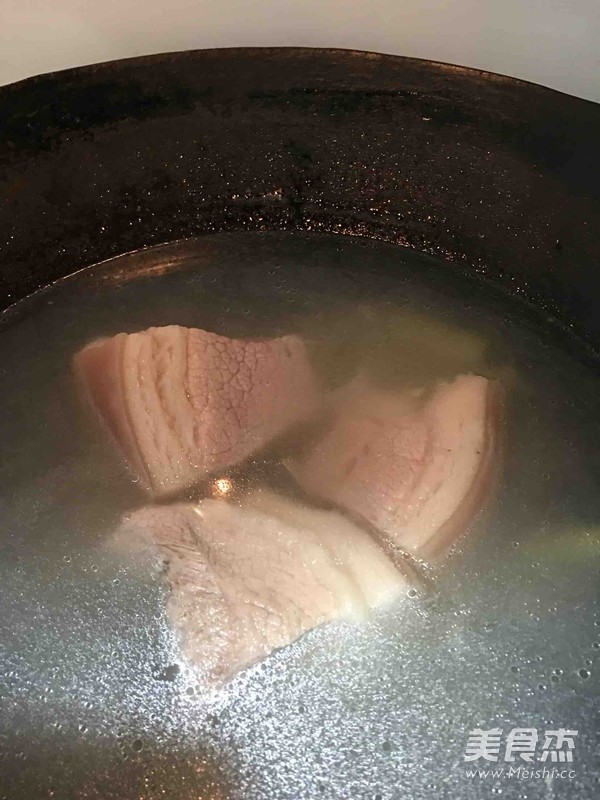 蒜泥白肉的做法步骤:2