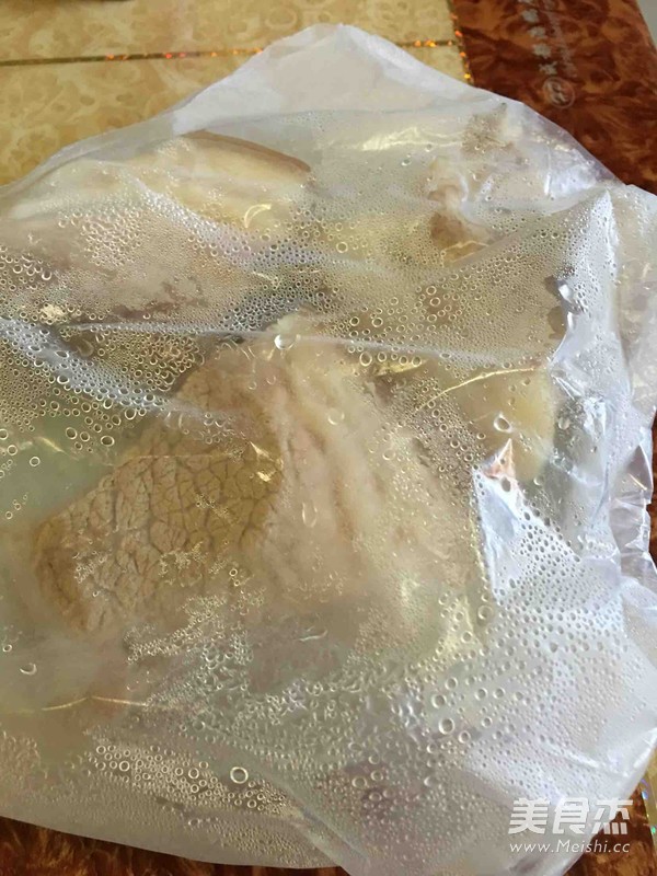 蒜泥白肉的做法步骤:3