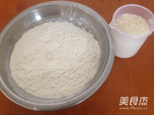 蜜汁叉烧包用锅做的做法步骤：1