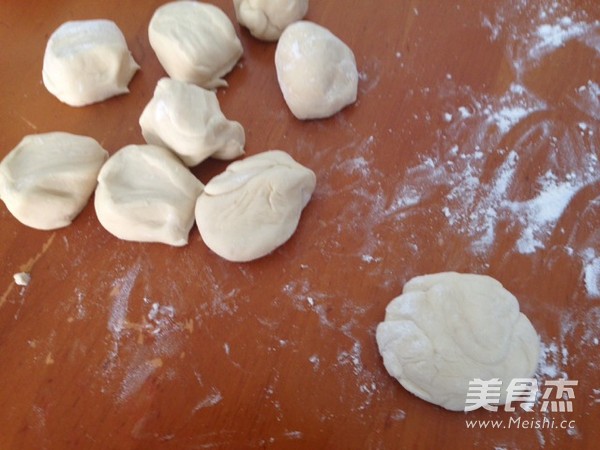 蜜汁叉烧包用锅做的做法步骤:14